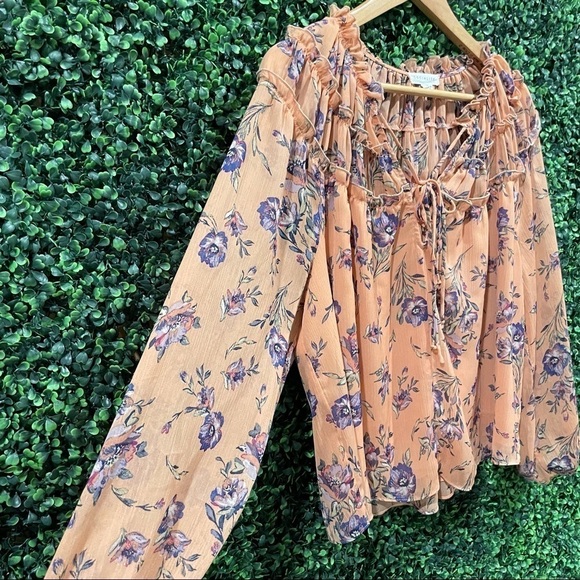 Socialite Ruffled Top Floral - Picture 4 of 9